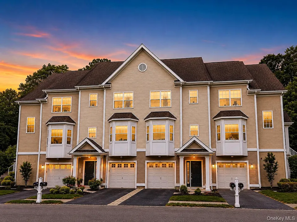 54 Fairways Dr