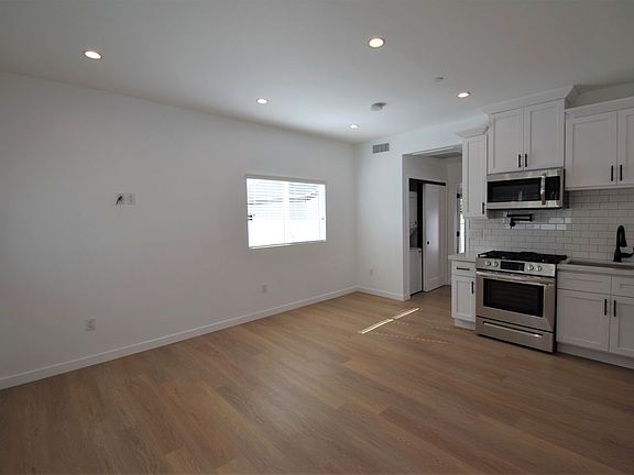 3rd image of 5915 Fair Ave #5909