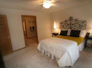 9700 45th Ave N APT 309, Plymouth, MN 55442