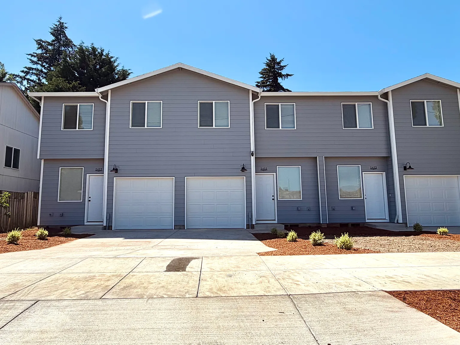 4 bed, 2.5 bath, 1500 sqft, $3,250 — Photo 2