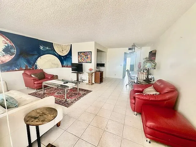 4014 Newcastle St #A — Photo 2