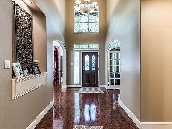 5th image of 2926 Maple Bend Dr