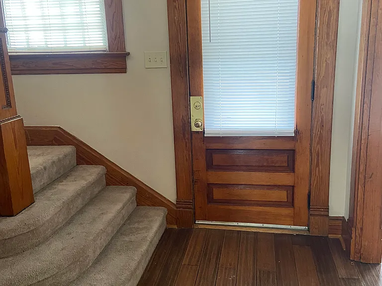 308 N Mulberry St — Photo 3