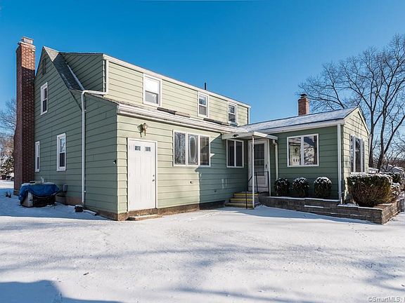 3rd image of 68 Hillhurst Ave