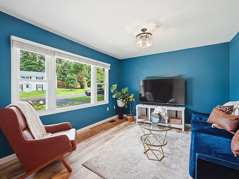 6426 Carriage Dr — Photo 21