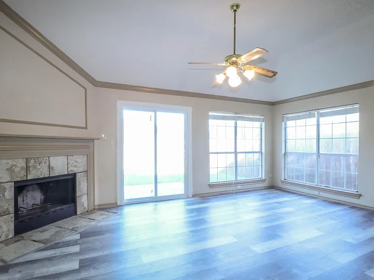 2108 Riverplace Dr — Photo 6