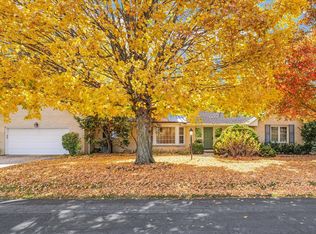 3 Lake Park Rd, Champaign, IL 61822