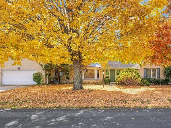 3 Lake Park Rd, Champaign, IL 61822