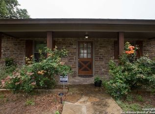 128 View Point Dr E, Boerne, TX 78006