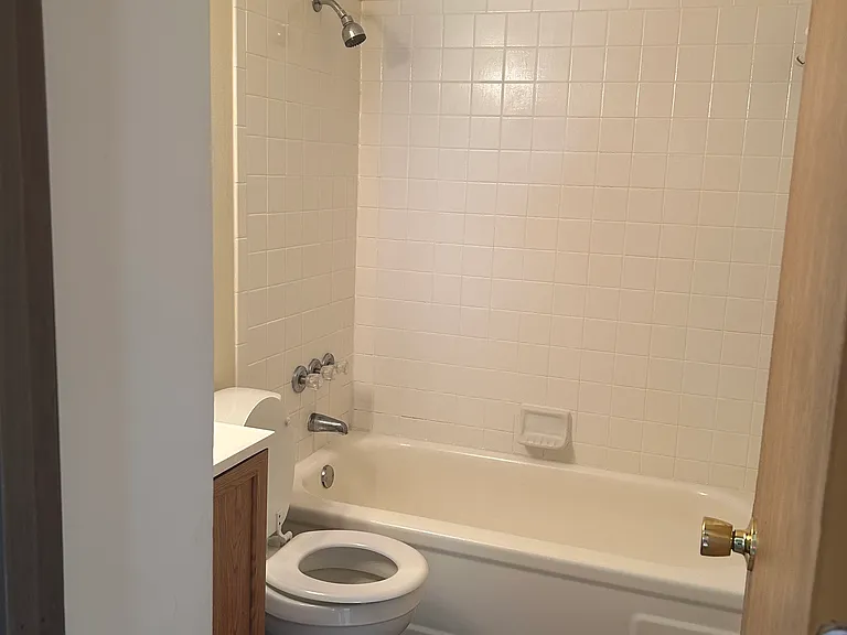 317-319 Stewart Ave NW #317 — Photo 3