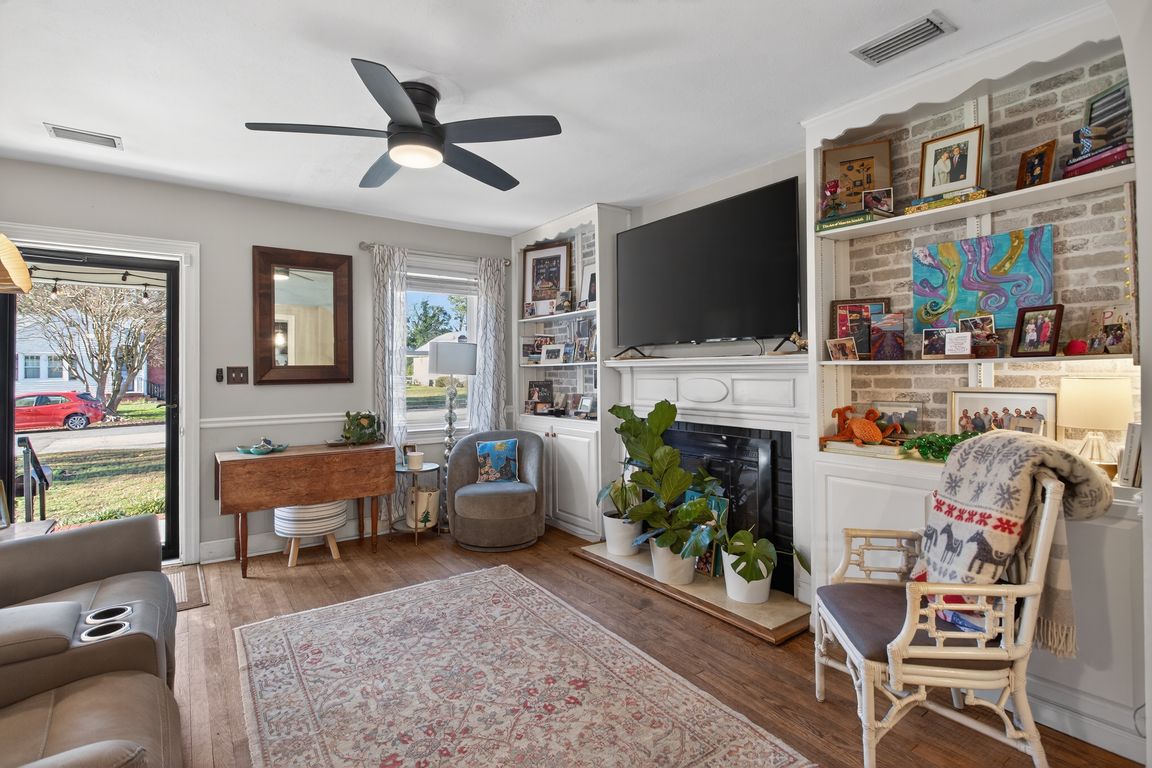 next background image