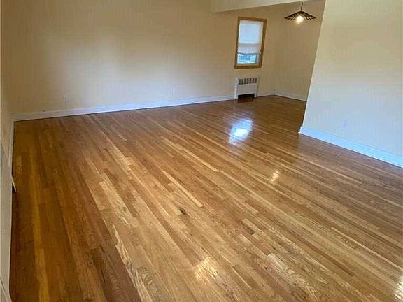 4th image of 4 Hillpark Ave