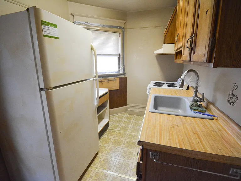 209 S Pearl St — Photo 5