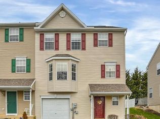 166 Country Ridge Dr, Red Lion, PA 17356