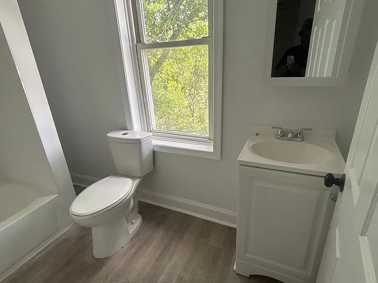 6403 Glenmore Ave #2 — Photo 6