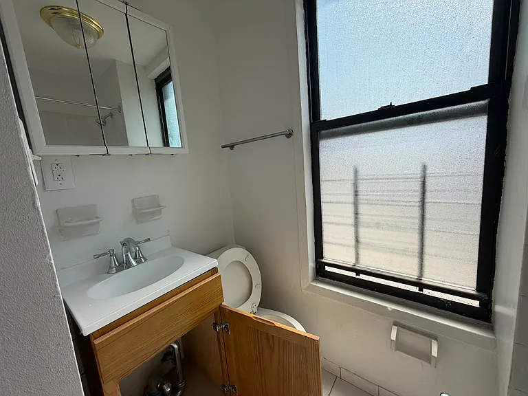 1575 Grand Concourse #A1 — Photo 8