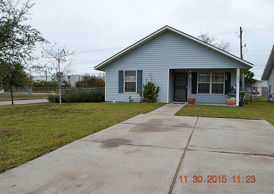 1st image of 4835 Brisbane Dr