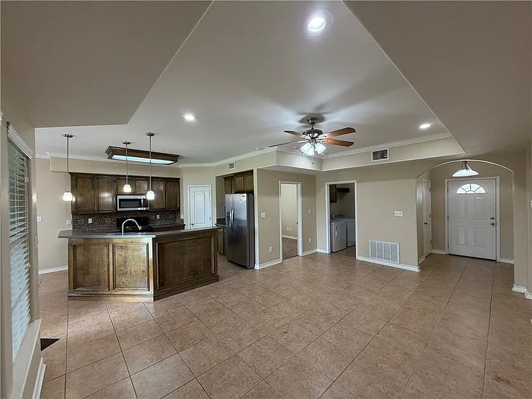 6905 Aaron Dr — Photo 7