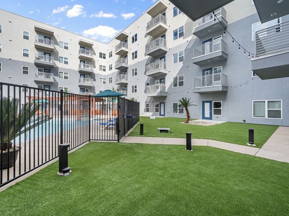 2422 S Carrier Pkwy #525