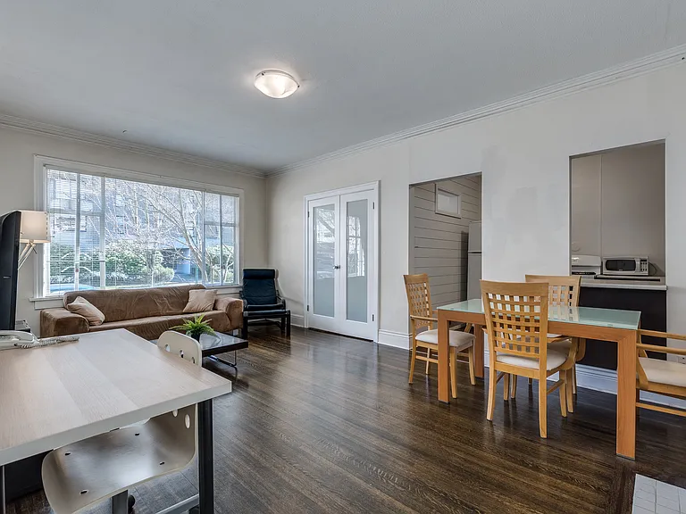 935 Jervis St — Photo 34