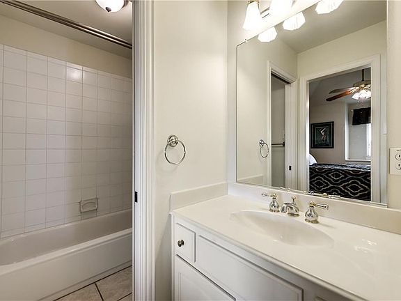 4th image of 1007 Cove Meadow Ct