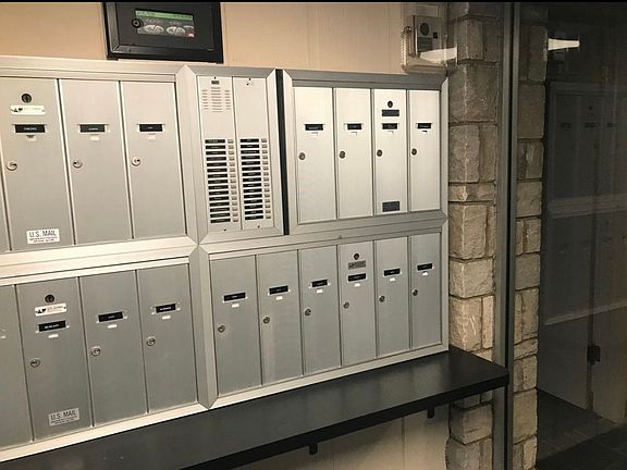 3rd image of 400 Thames Pkwy APT 3E