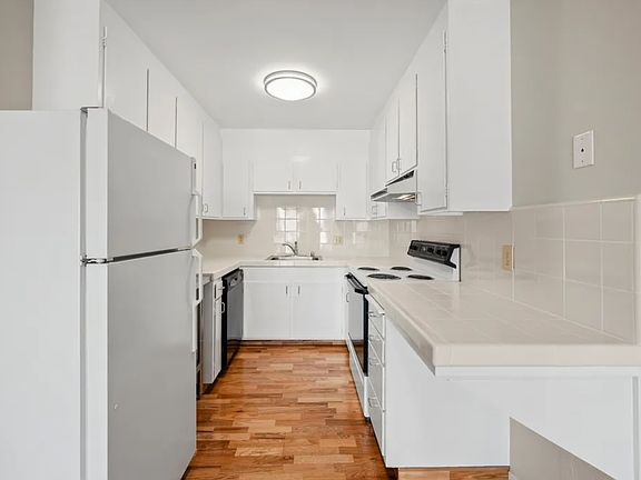 5th image of 59 Lupine Ave APT 301