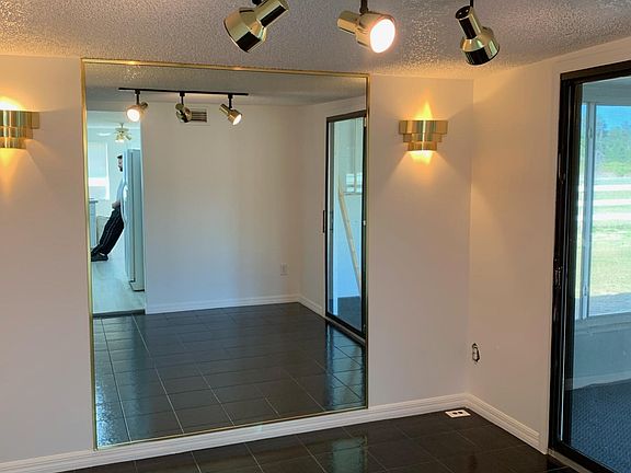 3rd image of 600 W Rosewood Ln #600