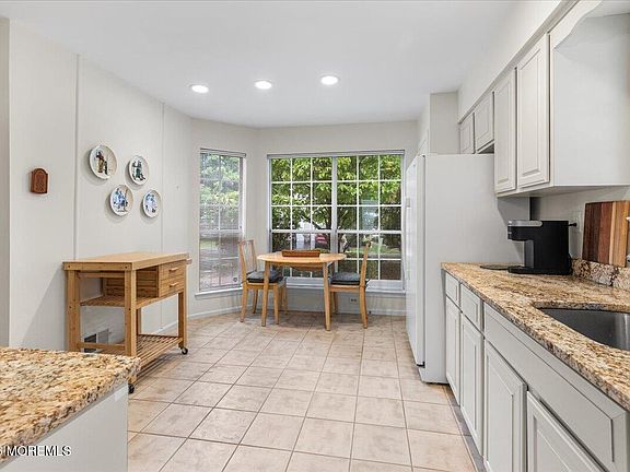 5th image of 86 Almond Road