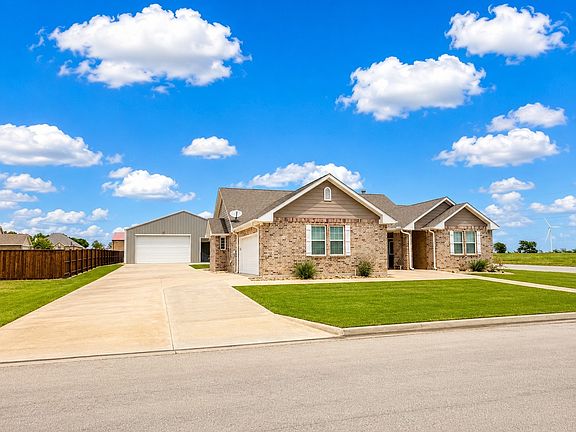 3rd image of 110 Centerhill Dr