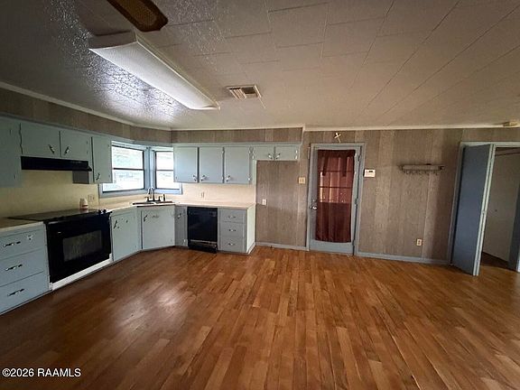 3rd image of 5025 Benton Rd