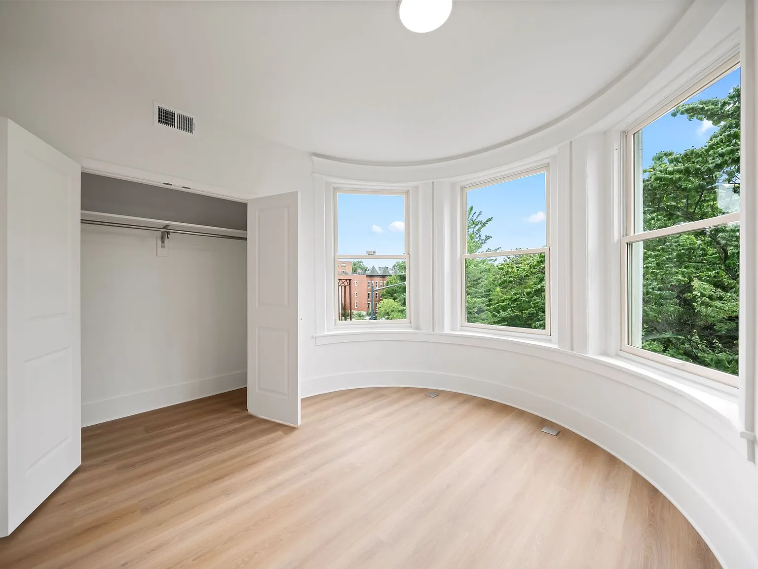 Brand-New Luxury Residences in the Heart of Historic Capitol Hill — Photo 2