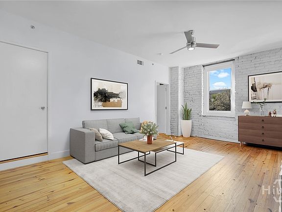 4th image of 310 W Broughton Street #2000