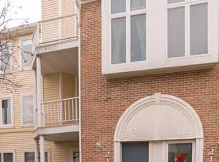 216 Jennifer Ct #1210, Levittown, PA 19057