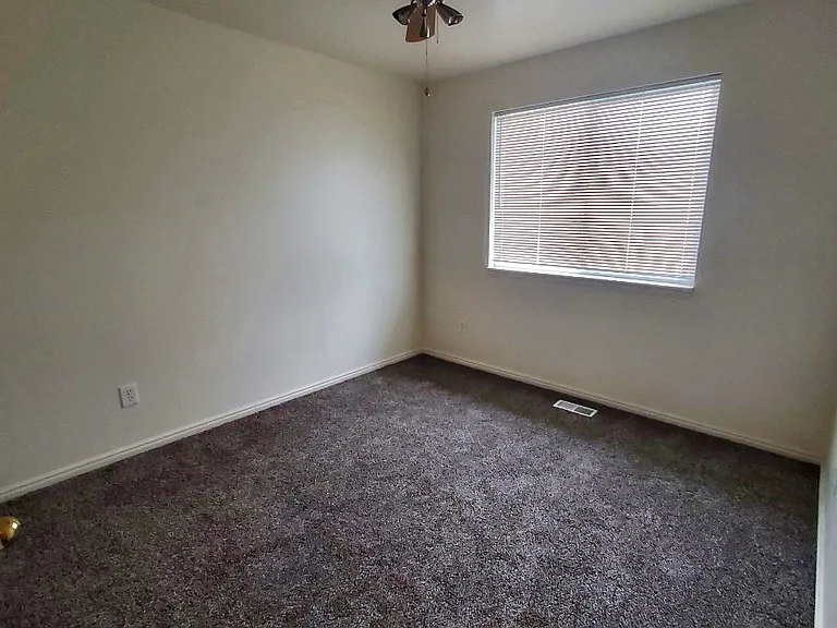 692 N 400 W #692 — Photo 14