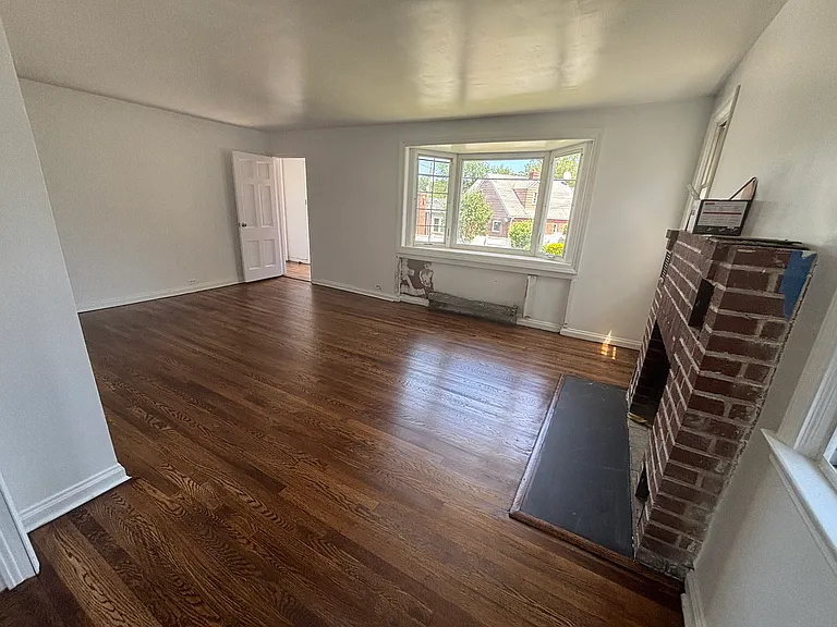 27 Old Jerome Ave #1 — Photo 5