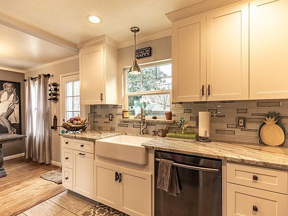 5th image of 4220 62nd St