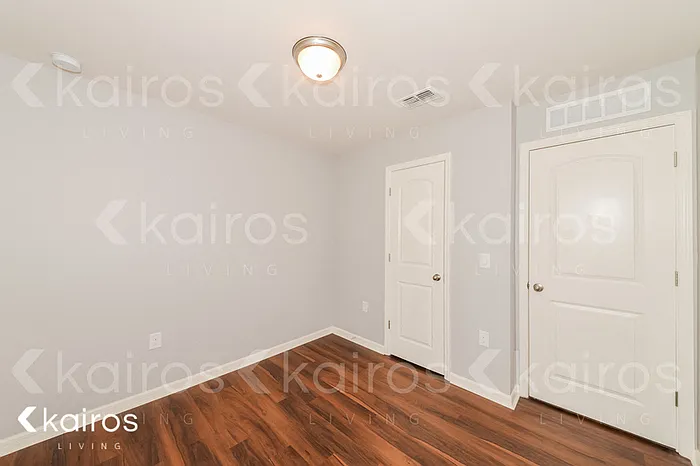 433 Church Ave NW — Photo 12