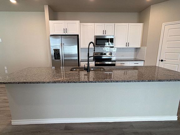 2nd image of 916 16th St #54