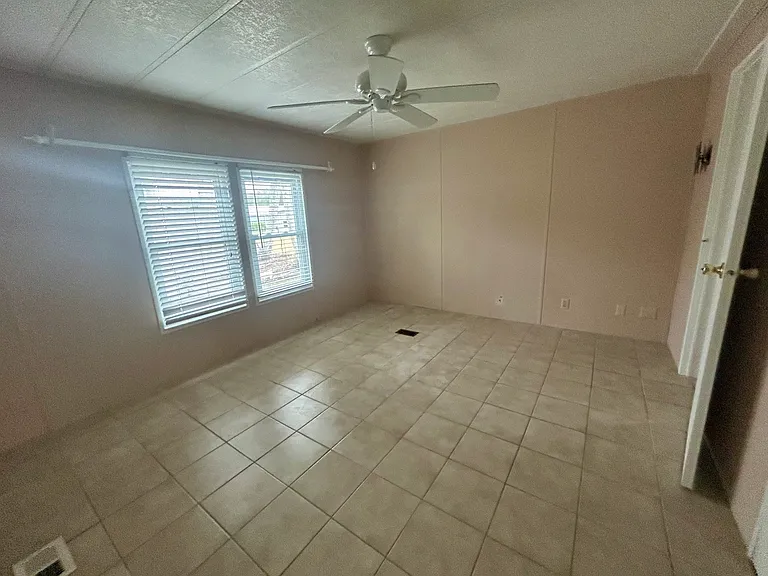 130 Grassy Key Ln — Photo 8