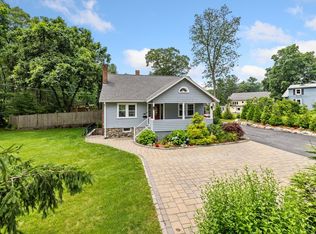 928 Main St, Lynnfield, MA 01940