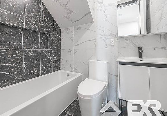 4th image of 1340 De Kalb Ave #1