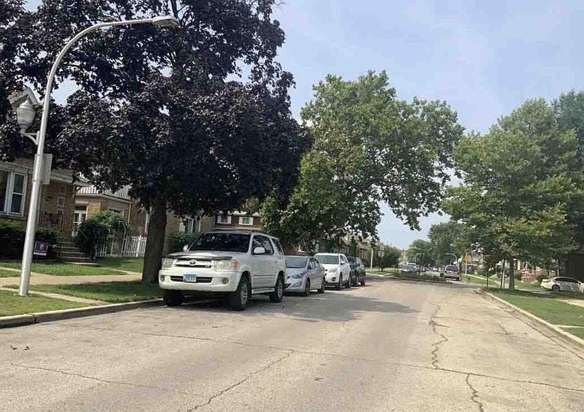 2nd image of 5440 W 64th St