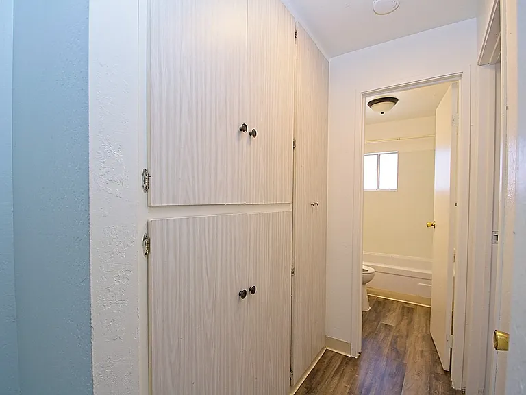 1036 Bell St #5 — Photo 11