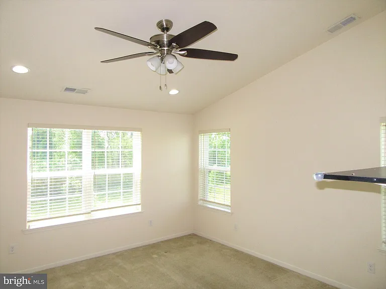 220 Jenny Dr — Photo 7