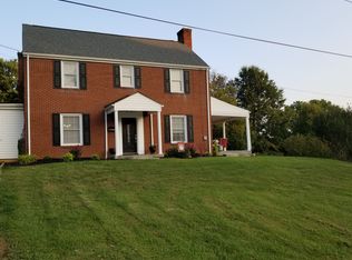 906 Jefferson Cir, Martinsville, VA 24112