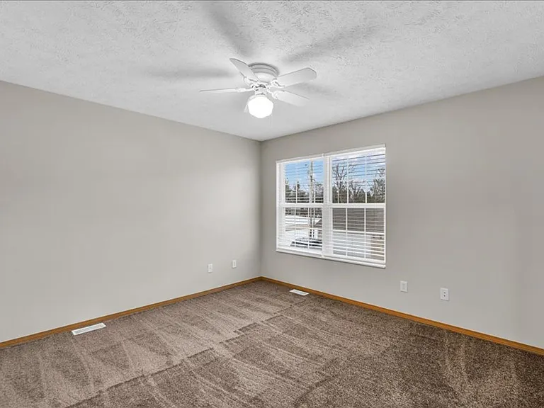 1017-1025 Maple Hill Rd — Photo 15