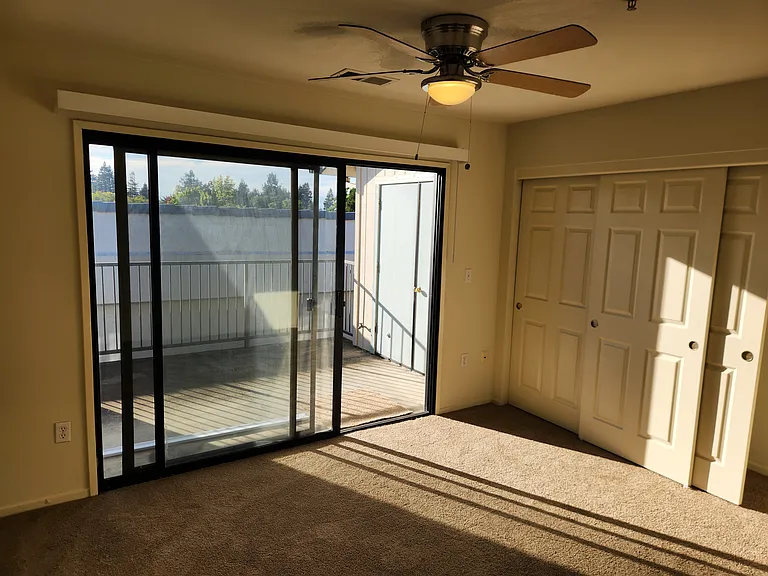 1315 Maurice Ave — Photo 9