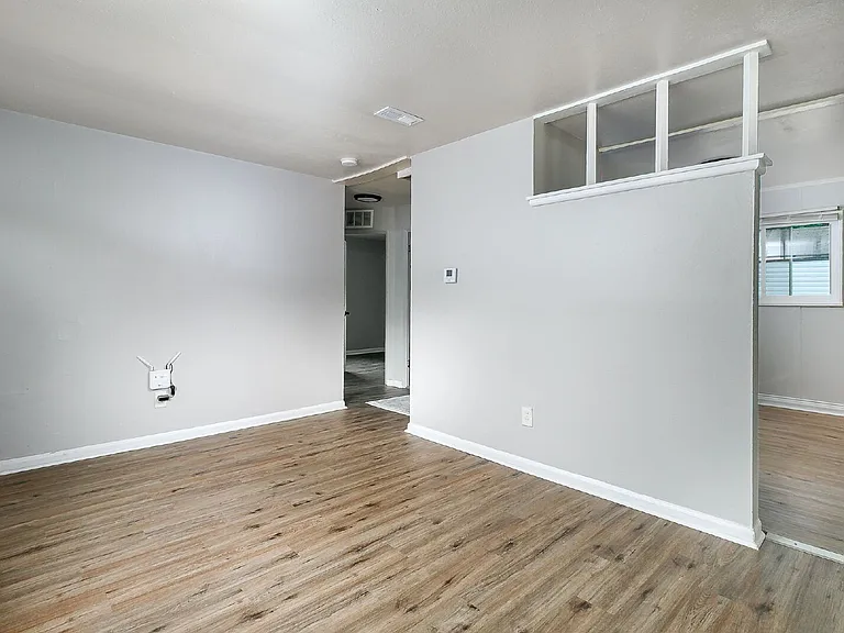 10348 Earl Dr — Photo 7