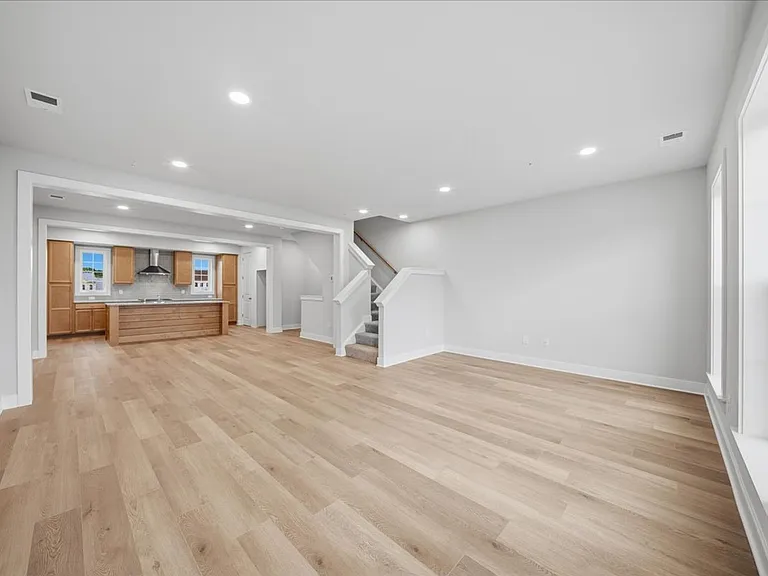 505 Freeman St — Photo 6